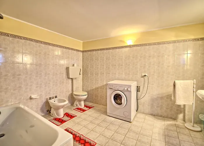 Borgo Veronica By Posarellivillas *